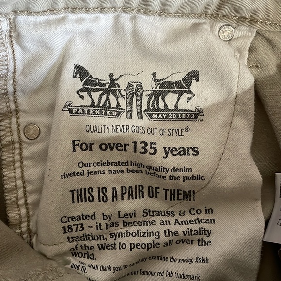 Levi’s 514 Khaki Jeans - Picture 5 of 5